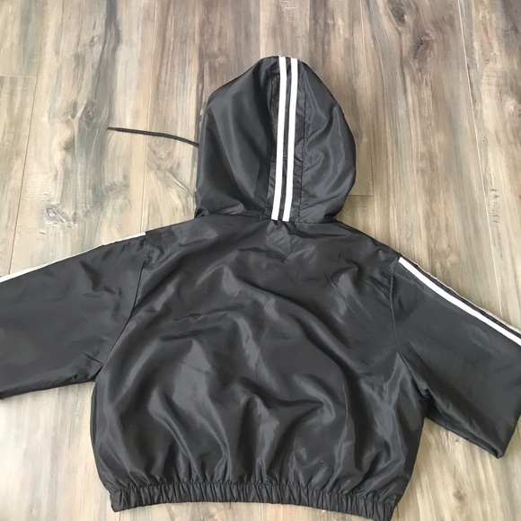 Windbreaker - Picture 4 of 4